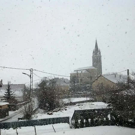 A La Montagne